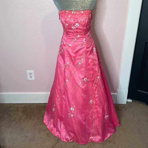 Alyce Strapless Prom Dress - Picture 1 of 12